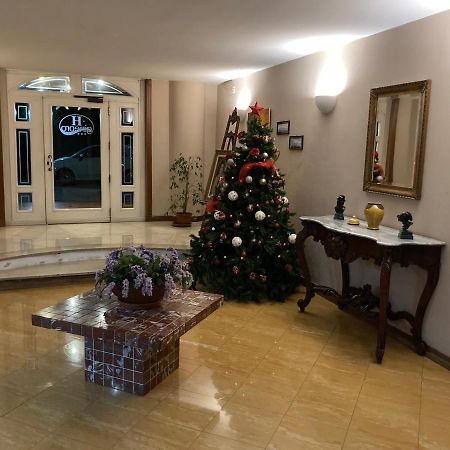 Hotel Ginepro 夸利亚诺 外观 照片