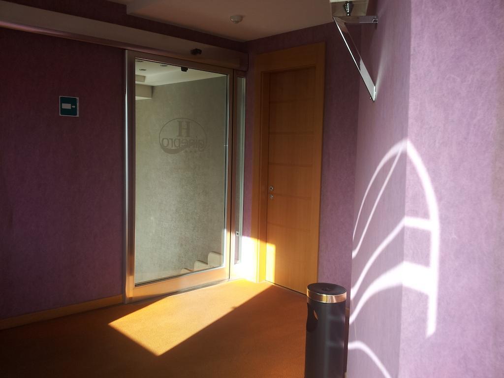 Hotel Ginepro 夸利亚诺 外观 照片